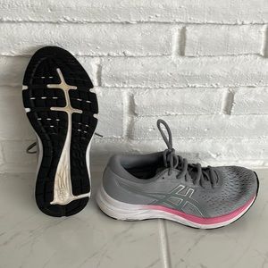 Sneakers. ASICS 7 1/2 Womens